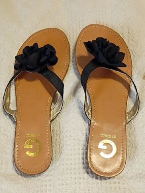 G by Guess Black Floral Thong Sandals